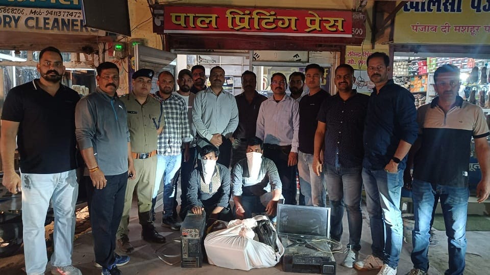 Two arrested from udham singh nagar for providing documents to terrorists in Jammu and Kashmir
