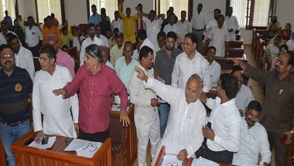 Councilors create ruckus in House over workshop scam in Agra raise questions on Chief Engineer