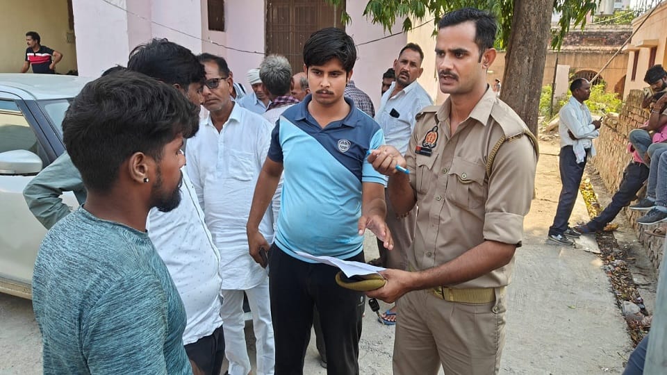 Etah Angered by her mother's scolding girl jumped into the river villagers took out the body