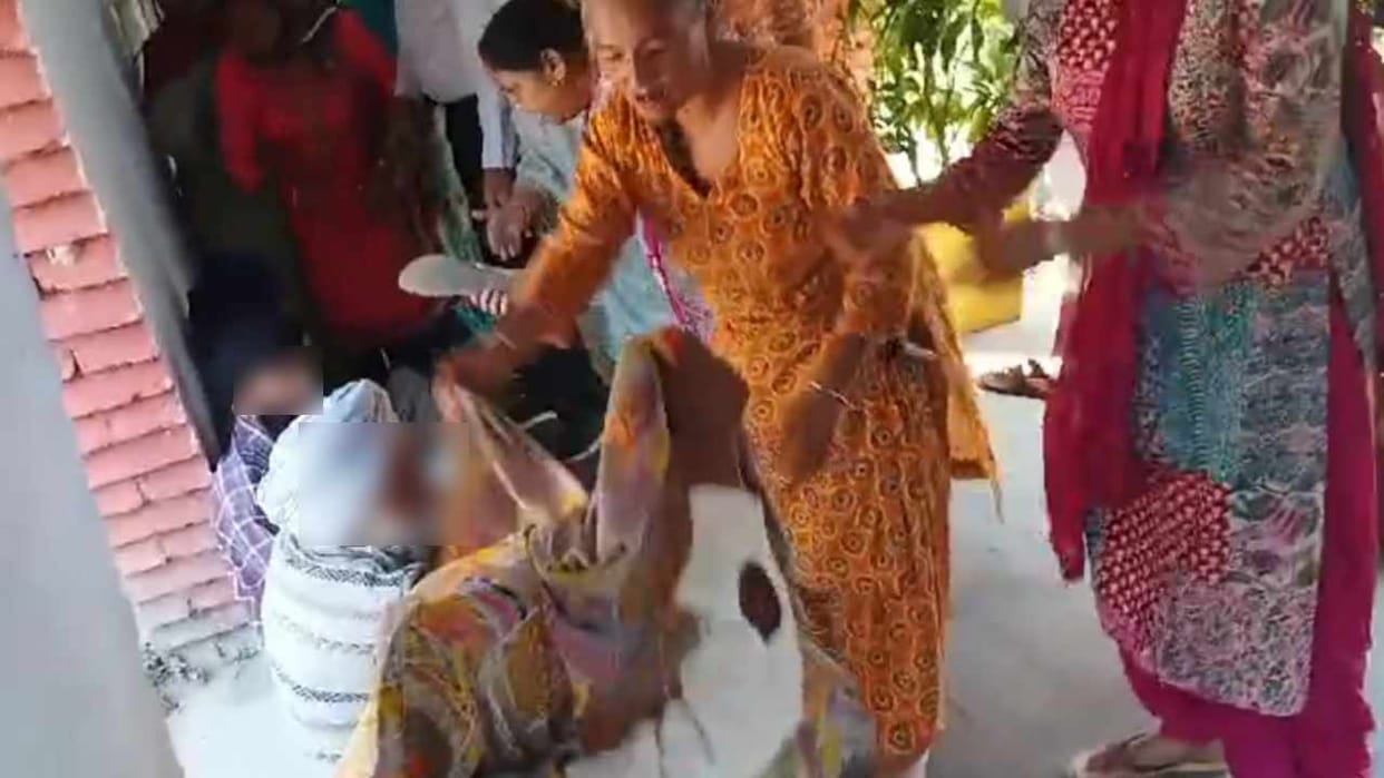 Women attacked elderly people sitting on protest in Pathankot with slippers