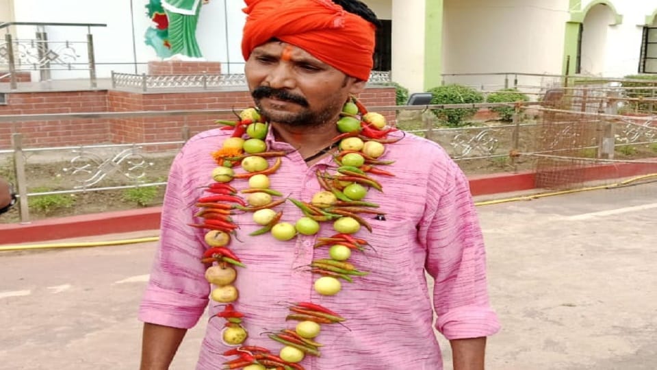Candidate Ajay Pali file nomination wearing lemon-chilli necklace around his neck in Kabirdham
