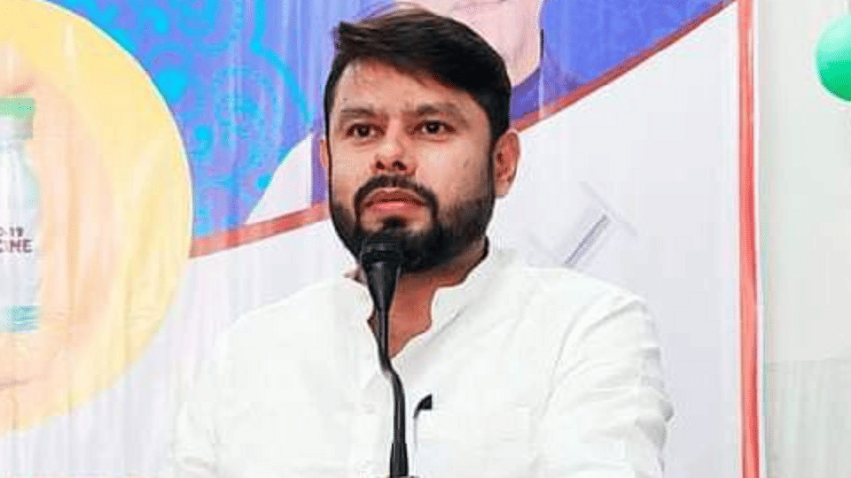 कांग्रेस विधायक आशीष छाबड़ा को टिकट