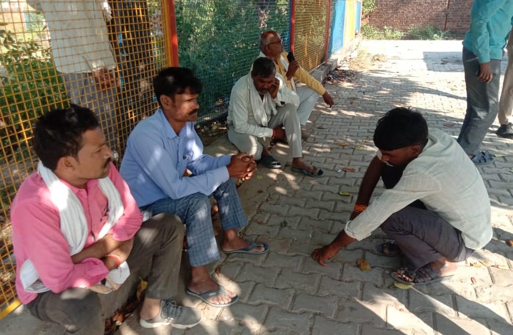 Bodies of cousin and sister found hanging from a tree in Mahoba, family members avoided saying anything
