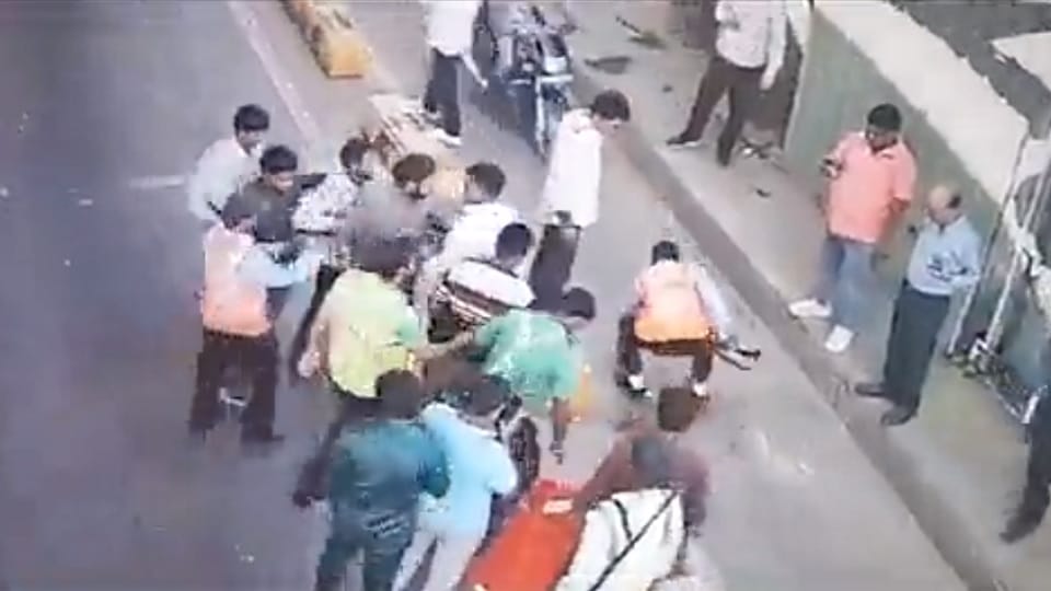 Fight over forced pass of vehicle at toll plaza in Dadri Greater Noida