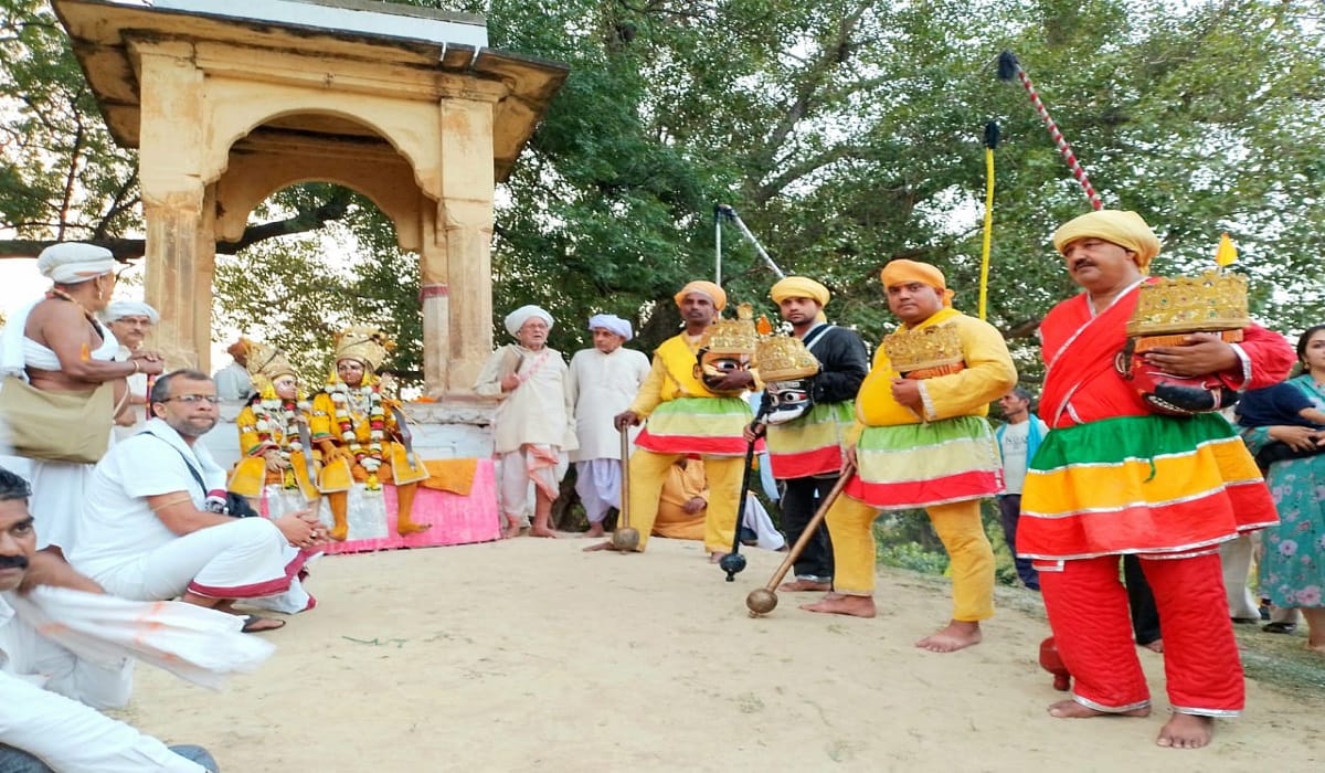 World famous Ramnagar ki Ramlila stories When Kashiraj made joke  man snake wrapped around his neck