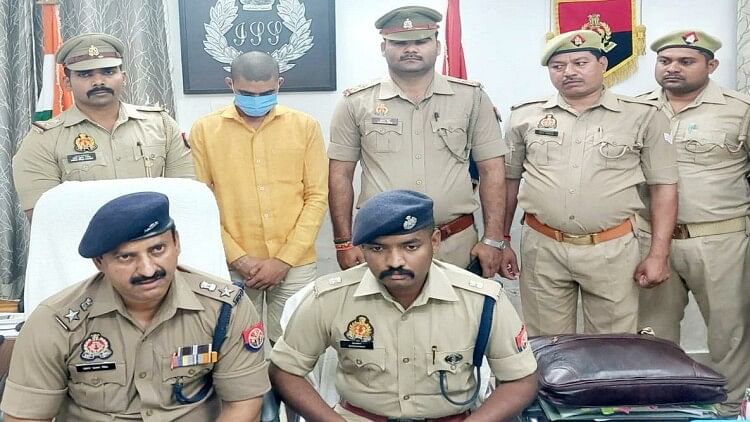 Varanasi: जमीन के लालच में ढाई साल के मासूम का मर्डर, भतीजे को कुएं में फेंकते हुए नहीं कांपे चाचा के हाथ