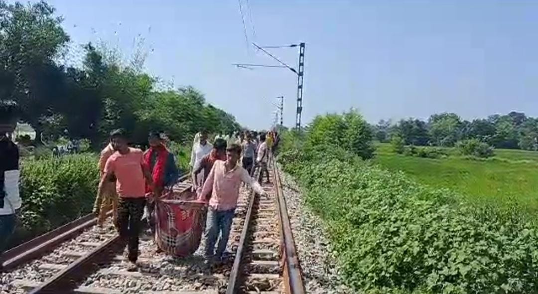 Bihar Police: Woman and two children die after being hit by train in Bhojpur; Father and brother also beaten