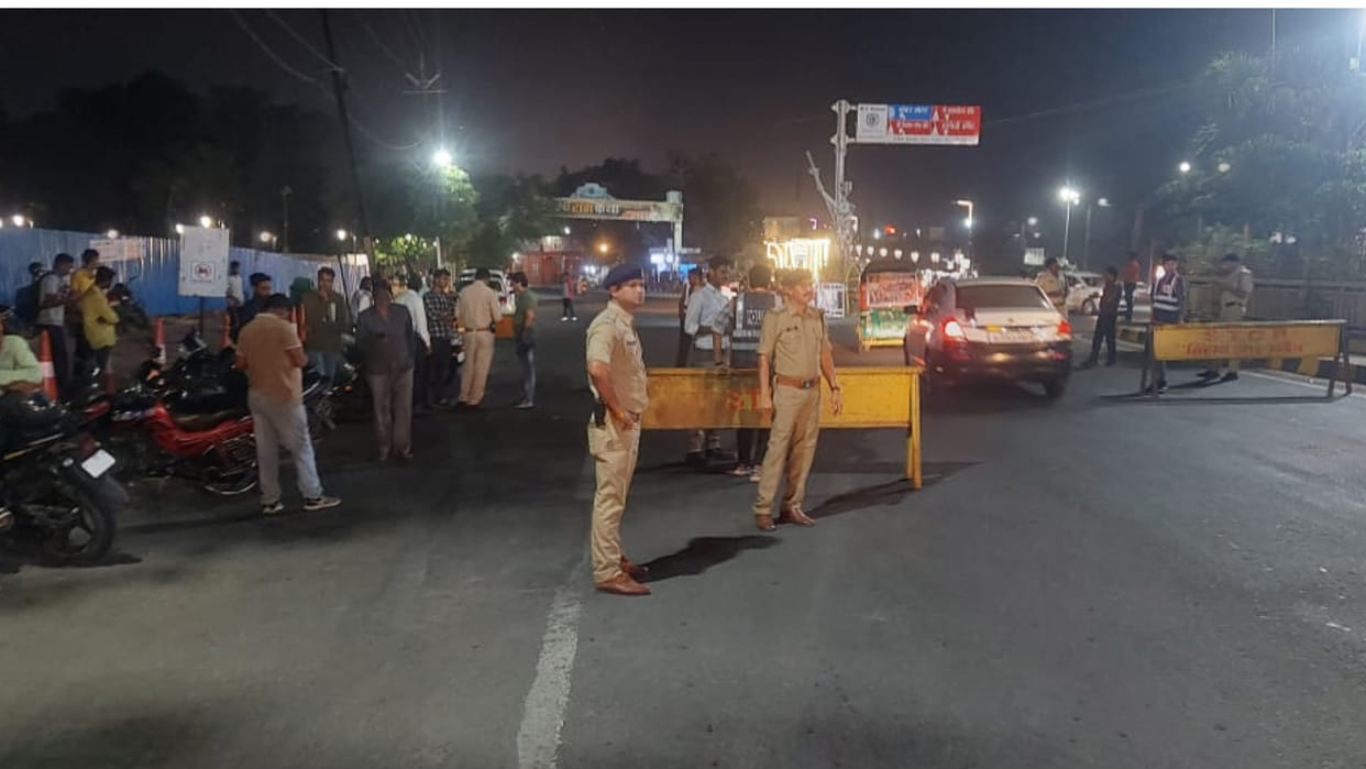 Ujjain: Patrolling from 32 checkpoints of Ujjain, a close watch is being kept on those carrying illegal liquor