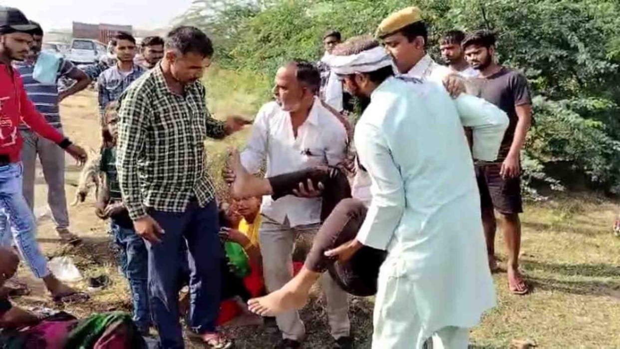 A tempo filled with devotees returning from Kailadevi overturned on the highway in Dholpur