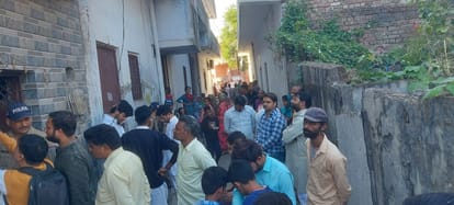 Haridwar Murder: घर में घुसकर महिला की हत्या, बेटे को बेड पर पड़ा मिला शव, सिर पर मिले चोट के निशान Haridwar Crime News Woman Murder in her house dead body found lying on bed
