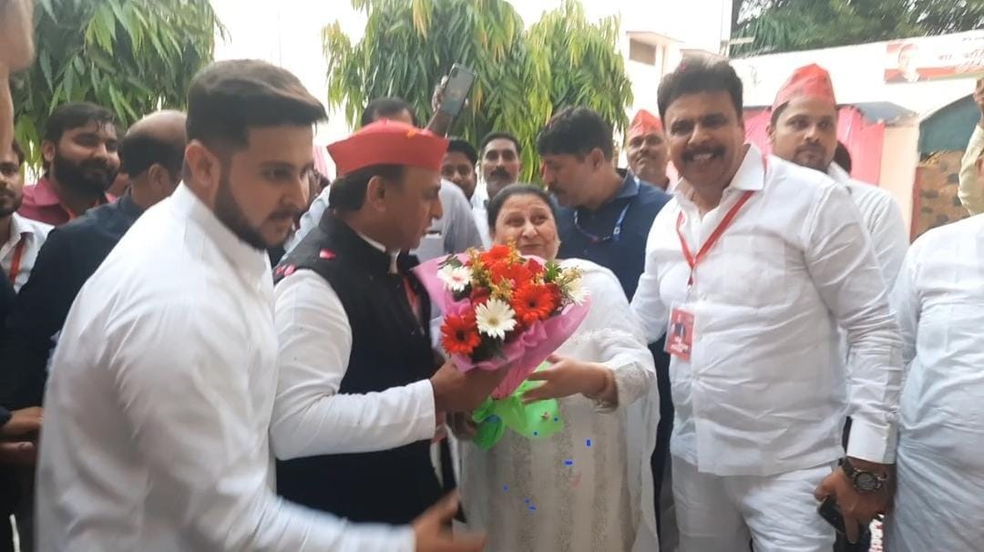 Akhilesh Yadav Question mark on India alliance,  the goal is to defeat BJP but it is not known who will defeat
