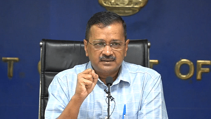 Delhi: CM केजरीवाल ने मुख्य सचिव के अस्पताल घोटाले की जांच रिपोर्ट LG को भेजी, पद से हटाने की मांग की CM Kejriwal sent the investigation report of Chief Secretary's hospital scam to LG