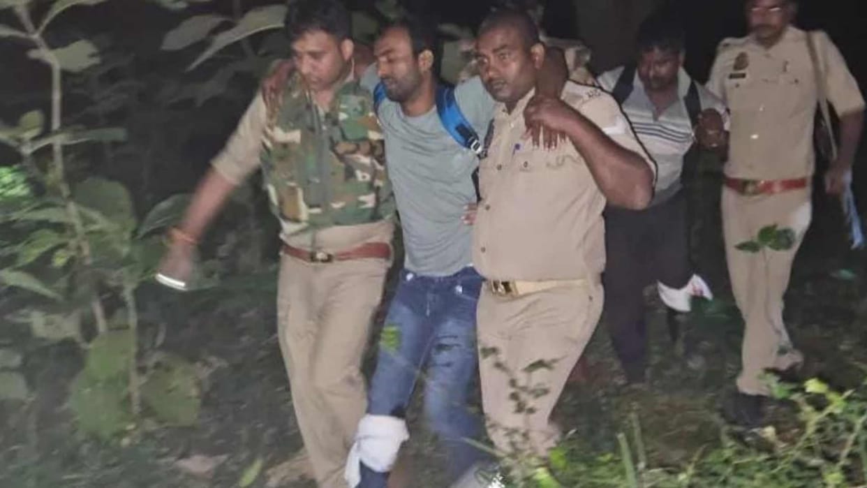 Four miscreants arrested in police encounter one absconding constable also injured