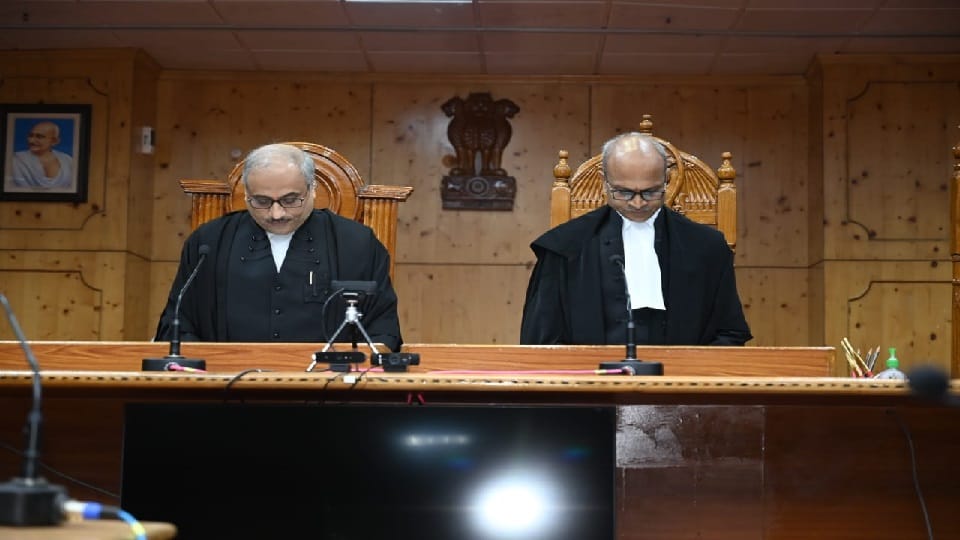 Chief Justice Ramesh Sinha administered oath of office to Justice Ravindra Kumar Aggarwal as additional judge