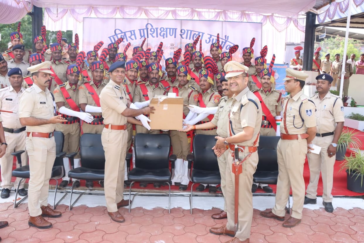 Ujjain: Convocation ceremony of police, new constables administered oath to perform their duties honestly.