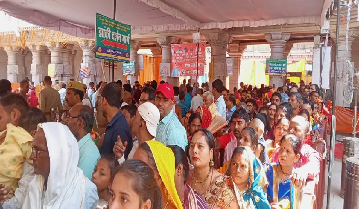 Navratri 2023 Devotees Worship of maa Katyayani in Vindhyachal temple  echoed in the streets Jag Janani Jai J