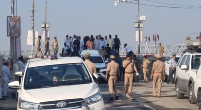 Ayodhya: अयोध्या पहुंचे मुख्यमंत्री योगी, मंदिर निर्माण की प्रगति देंखेंगे, रविवार को भी यहीं रहेंगे मौजूद CM Yogi Adityanath inspects the progress of Ram temple construction.