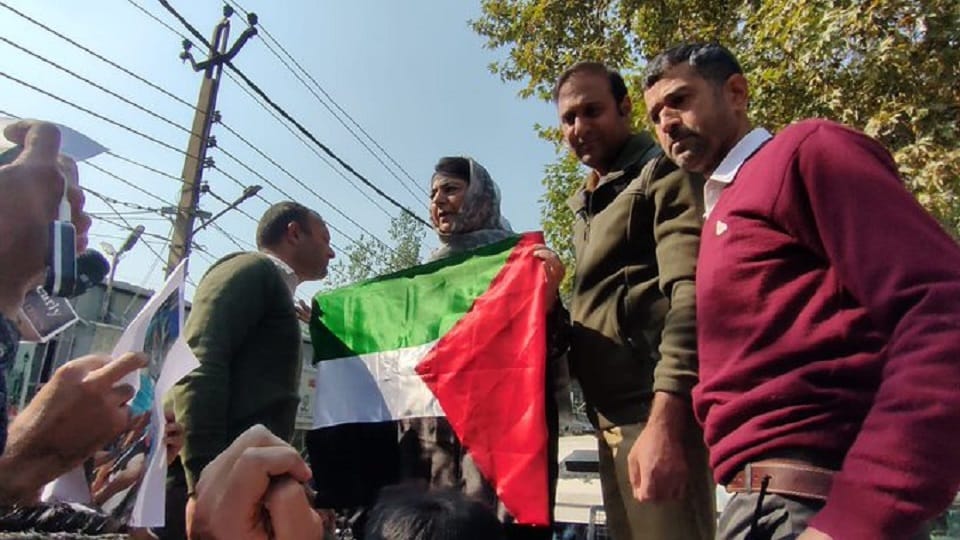 Mehbooba Mufti took to the streets in support of Palestine in jammu