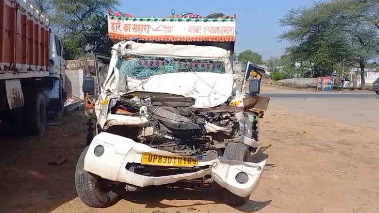 Two female devotees died in a collision between a pickup and a truck near Sikar Laxmangarh