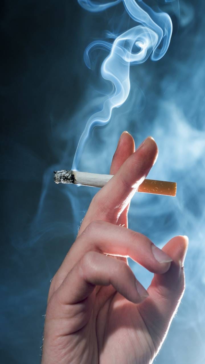 Study Smoking makes brain age quickly even after quitting addiction brain does not return its original shape