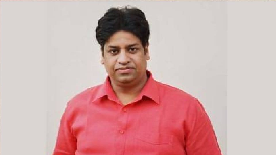 Former BJP leader Priyaranjan Ashu Diwakar presented fake documents in court in kanpur