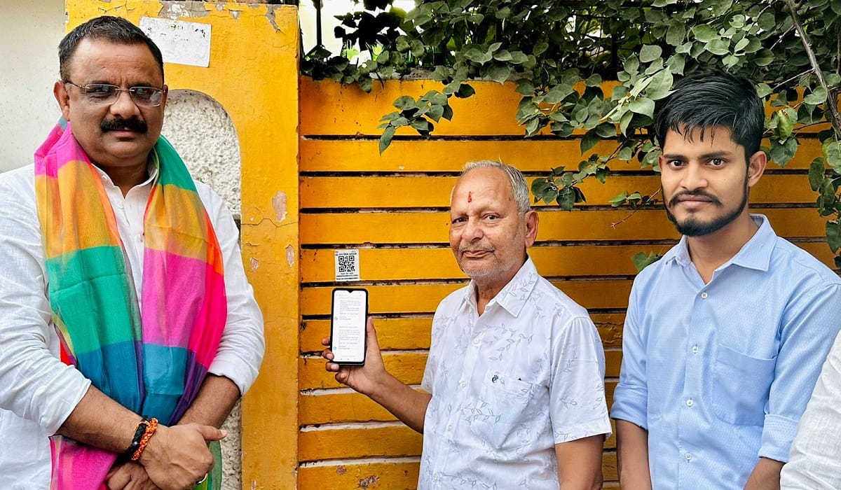 Door to door garbage collection started with QR code monitoring from command center of Varanasi smart city