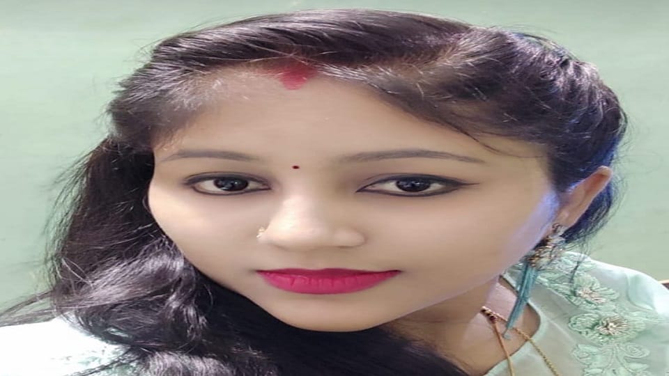 Wife murdered in front of daughter mother side releases video in Jashpur