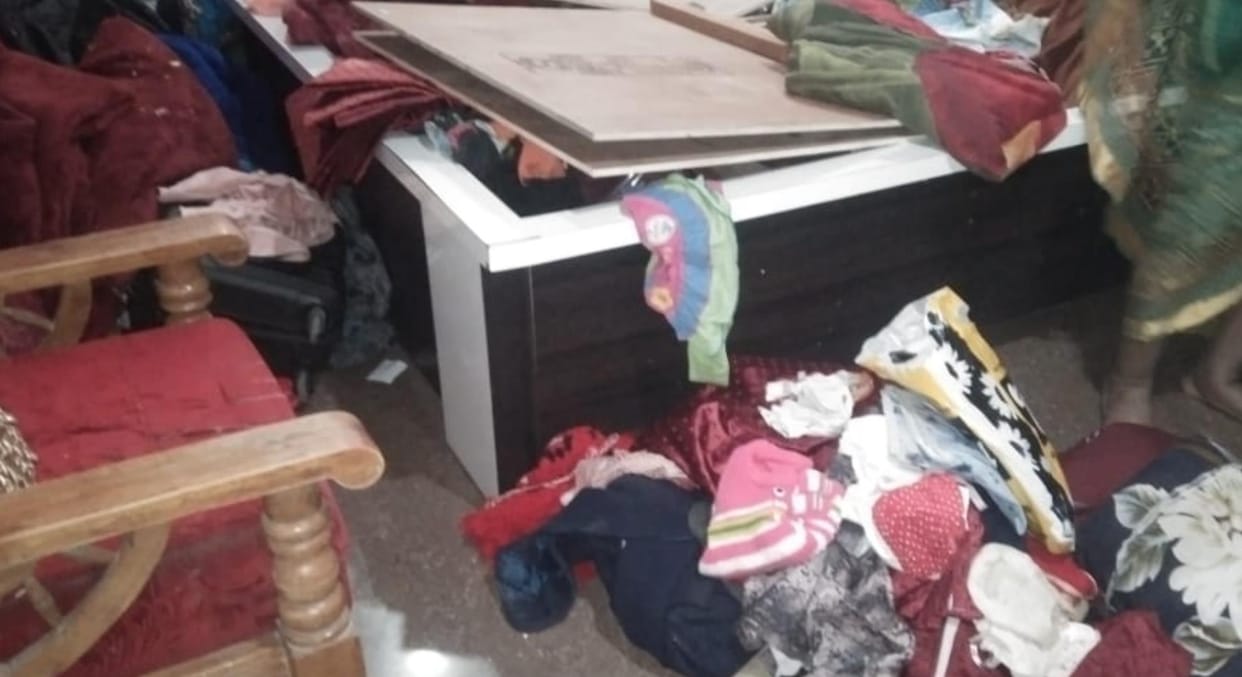 Theft in BJP leader's home in Mohanlalganj.