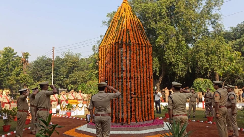 Police Memorial Day: Tribute policemen who made sacrifices, eyes of family members filled with tears Moradabad