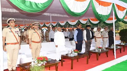 MP News: शहीद दिवस पर राज्यपाल मंगूभाई पटेल बोले- सम्पूर्ण समाज शहीदों के परिजन के साथ है MP News On Martyr Day Governor Mangubhai Patel says entire society is with families of martyrs