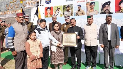 CM Sukhu: शहीद पुलिस कर्मियों के परिजनों के कल्याण के लिए योजना बनाएगी प्रदेश सरकार CM Sukhvinder Singh Sukhu said State government will policy for welfare of the families of martyred police per