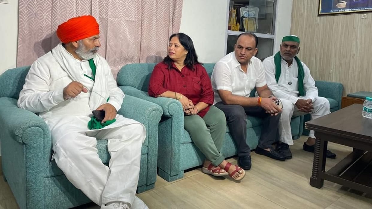 Farmer leader Rakesh Tikait met the family of AAP MP Sanjay Singh