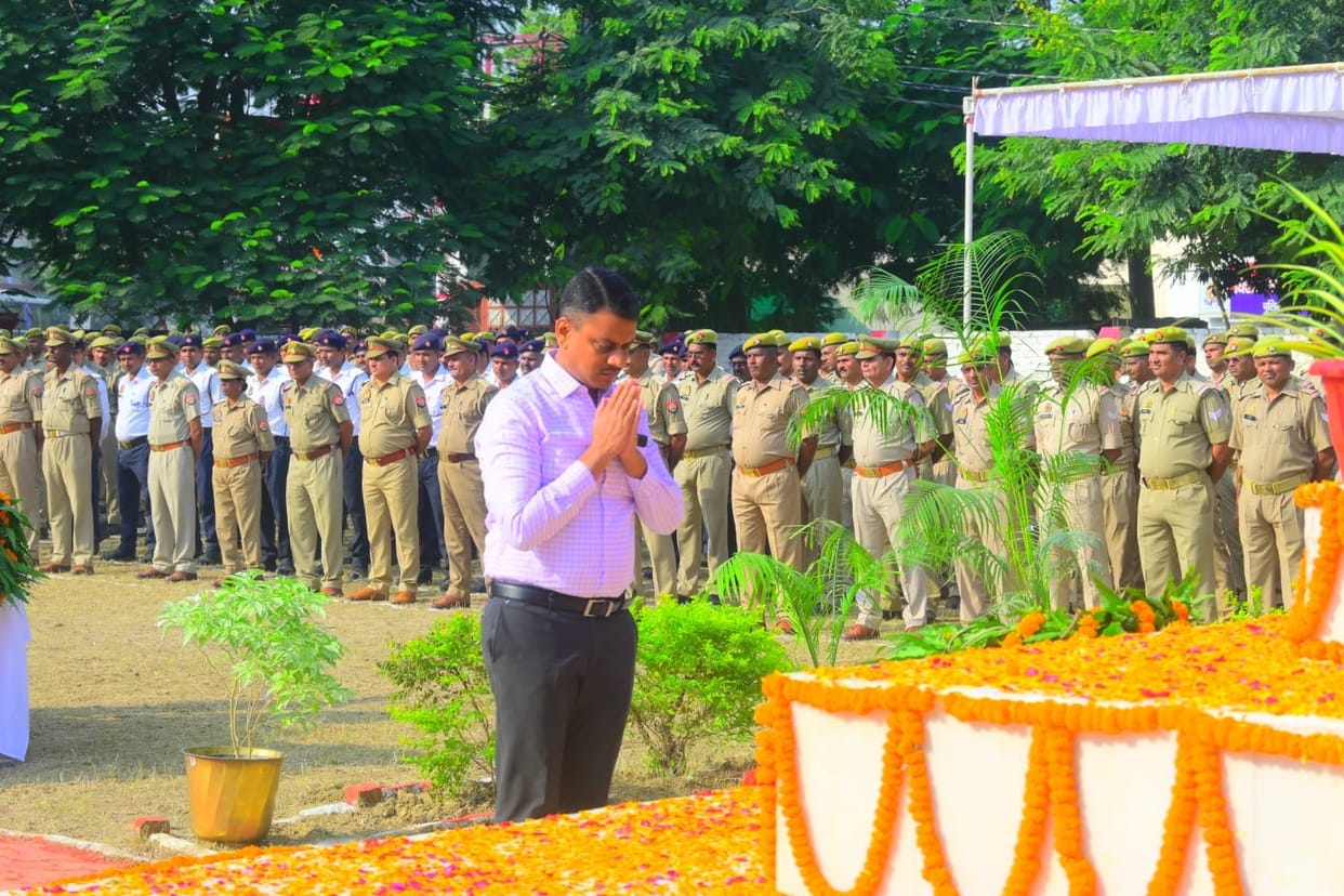 Salute to soldiers who sacrificed their lives in line of duty in varanasi
