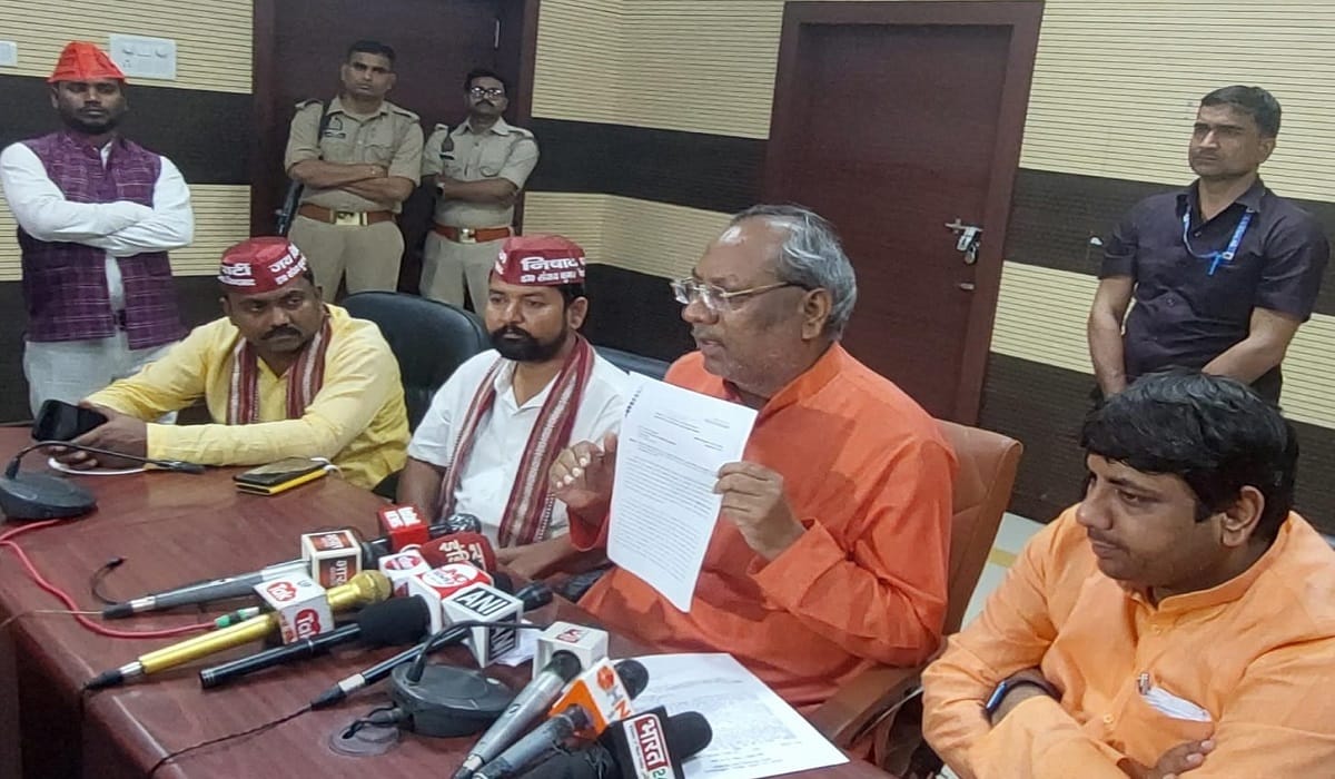 Now we are not going to be misled Cabinet Minister Sanjay Nishad attacked Congress in varanasi