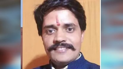 बैंक प्रबंधक हत्याकांड का 12वां दिन: पत्नी हाॅस्पिटल से हो गई फरार, ससुर भी भूमिगत; अब दबिश का दावा bank manager murder case Wife absconds from hospital father-in-law underground
