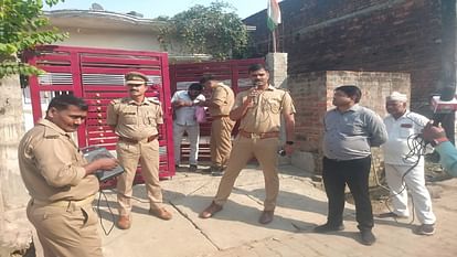 Administration baton against tomato gang property worth Rs 2 crore seized house locked in gorkahpur