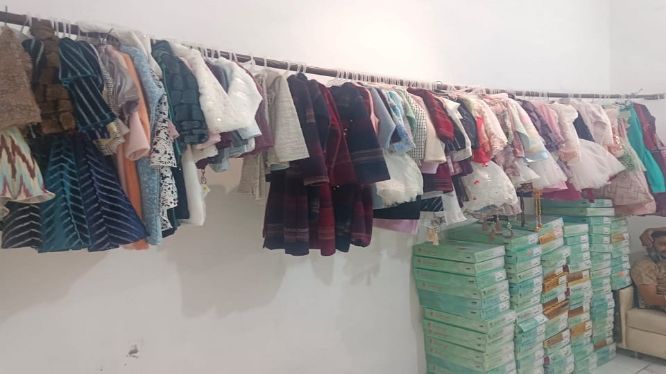 Children clothes made from Hathras have their own identity in Delhi