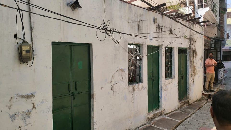 Mysterious death of elderly mother and son in Jhansi