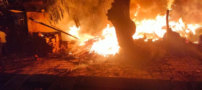 Punjab: Fire broke at a stubble storage house in Firozpur