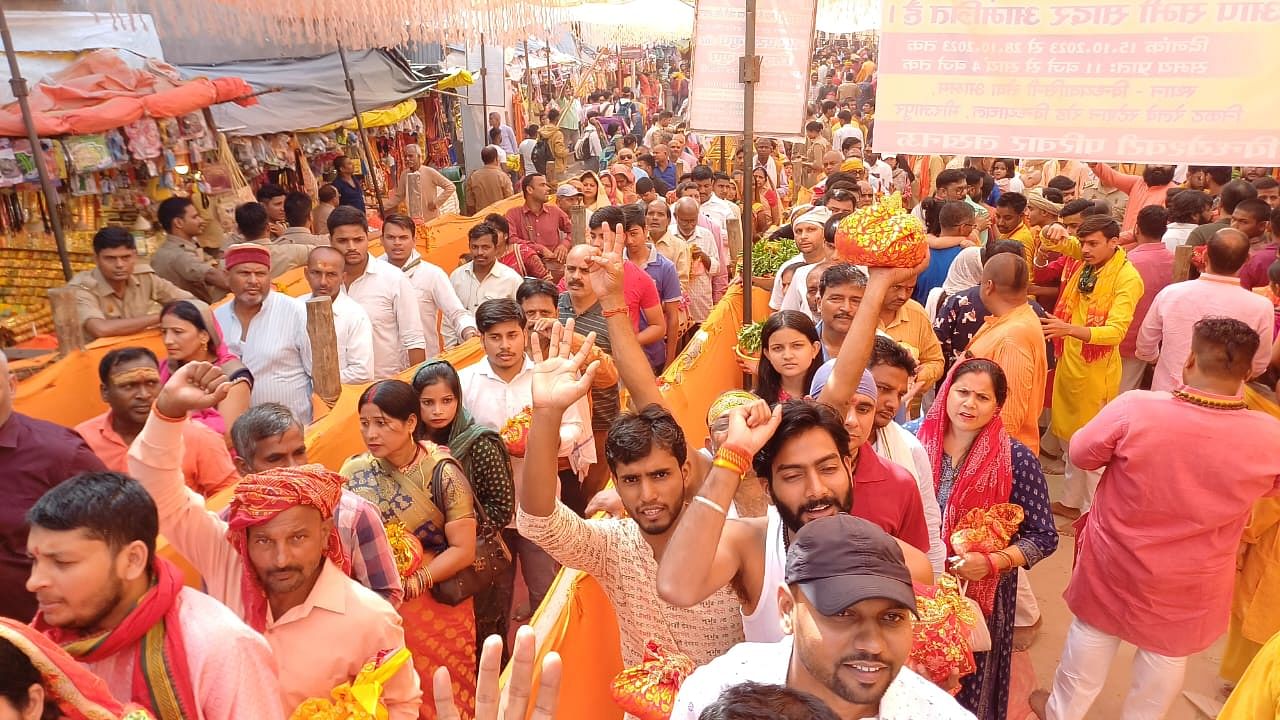 विंध्यधाम में नवरात्र की अष्टमी पर आस्था का उमड़ा रेला