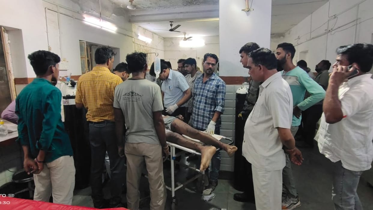 Bike riding youth dies due to car collision in Pokaran