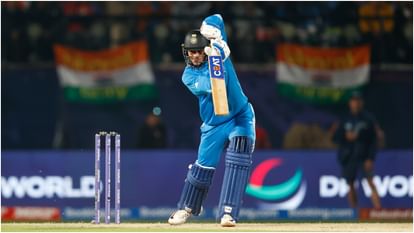 Shubman Gill: पिता की जिद ने बनाया क्रिकेटर; बेटे को आउट करने वाले को देते थे इनाम पर नहीं मिली धोनी की जर्सी Shubman gill story of becoming cricketer Father forced him in the Sport but he did not got number seven Jersey