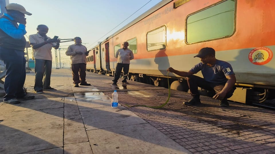 There was a stir after finding a snake in the train