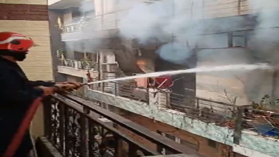 House caught fire due to LPG cylinder explosion in Delhi