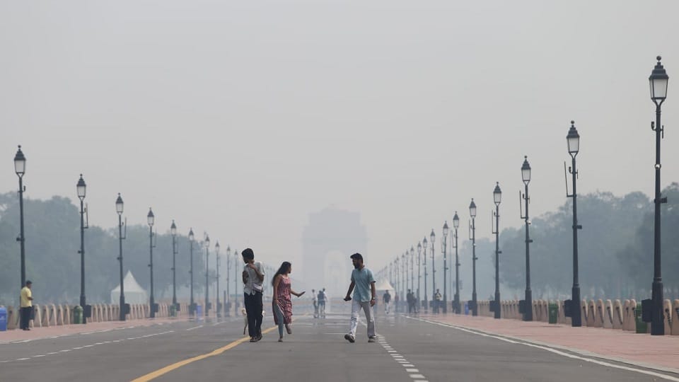 overall air quality in Delhi reached very poor category with AQI of 302