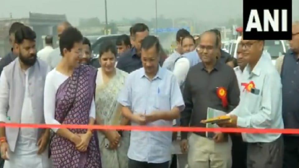 CM Arvind Kejriwal inaugurates Sarai Kale Khan flyover