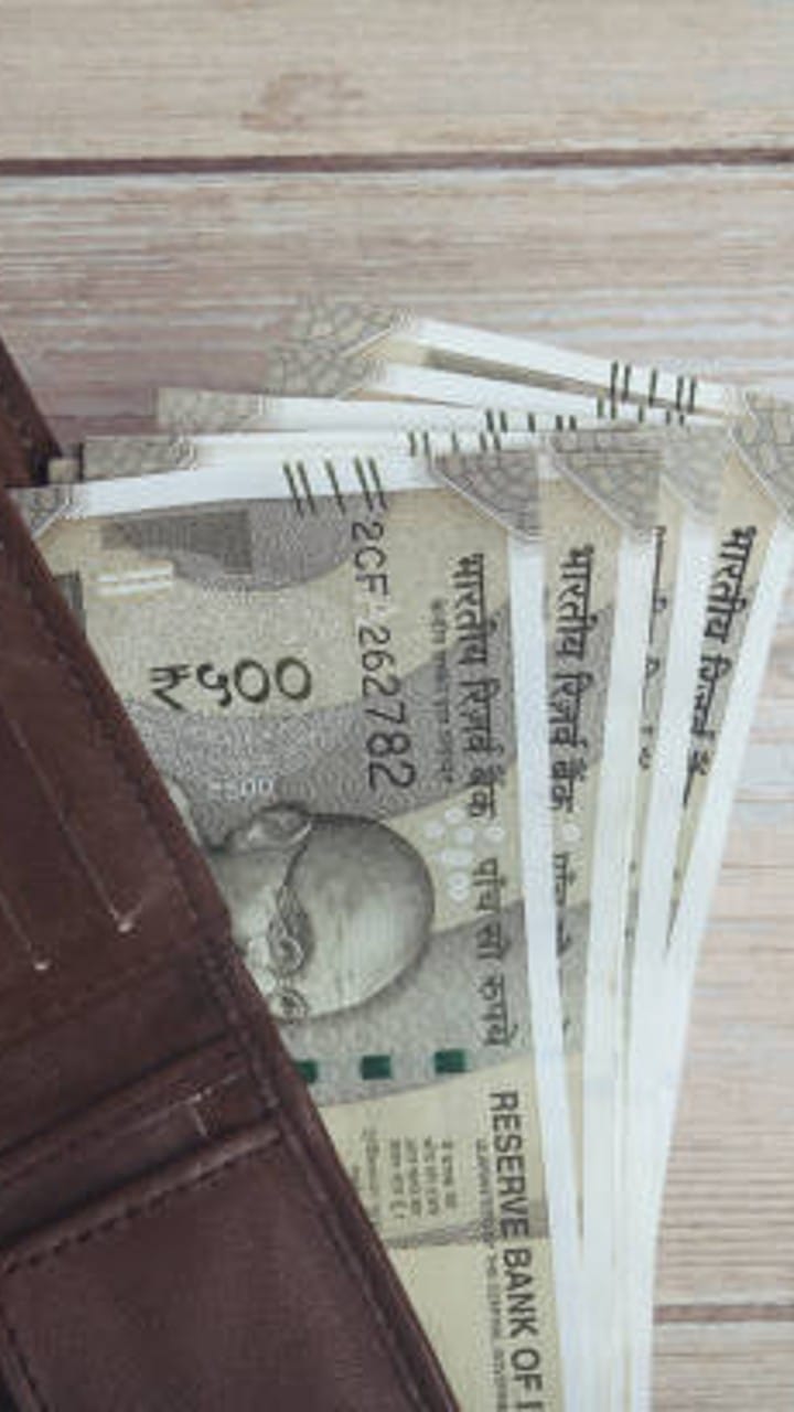 Uttarakhand 4 Percent increased dearness allowance to corporation and body employees on New Year order issued