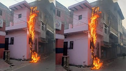 Electric pole burnt to ashes due to fire in Agra