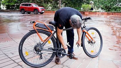Anand Mahindra rides 'world's first foldable diamond e-bike' made by IIT Bombay students