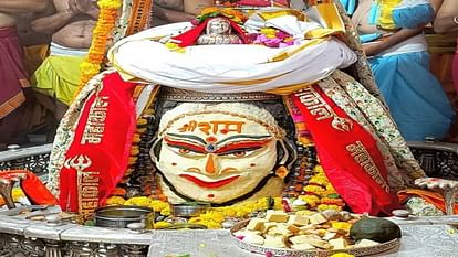Baba Mahakal Mandir Mahakal decorated in the form of Maryada Purushottam Lord Shri Ram